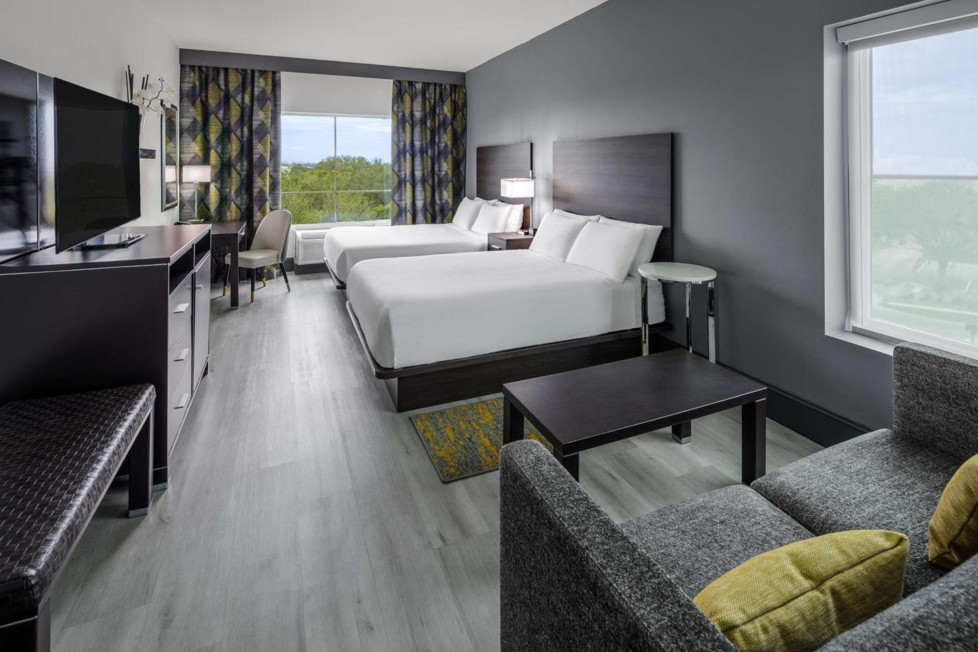 Отель Doubletree By Hilton Sarasota Bradenton Airport Экстерьер фото