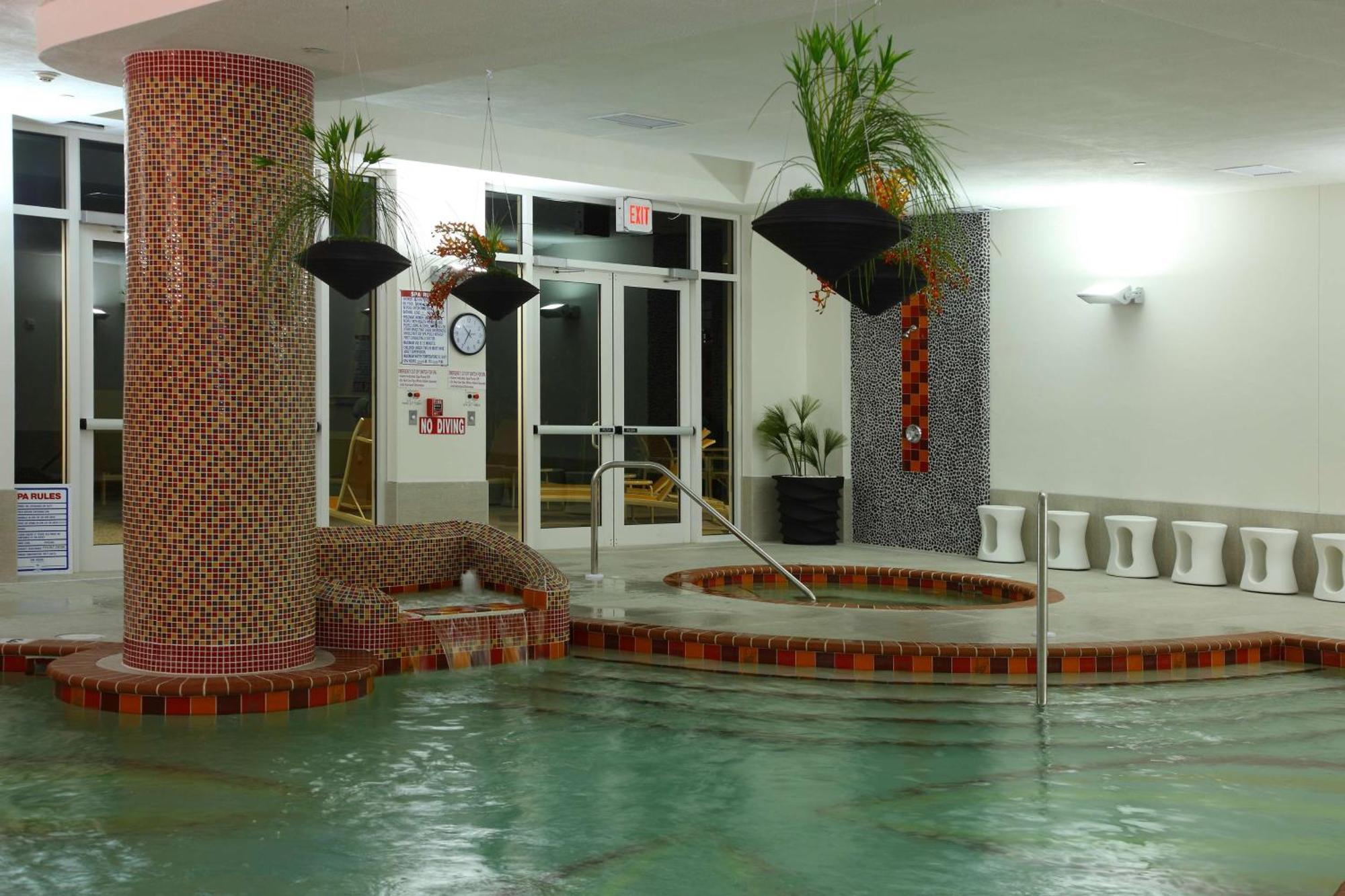 Отель Doubletree By Hilton Sarasota Bradenton Airport Экстерьер фото