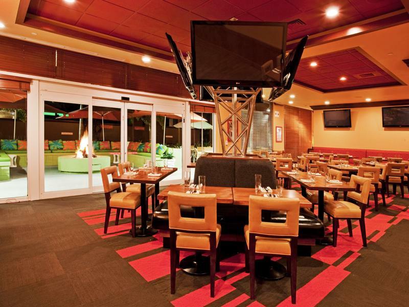 Отель Doubletree By Hilton Sarasota Bradenton Airport Экстерьер фото